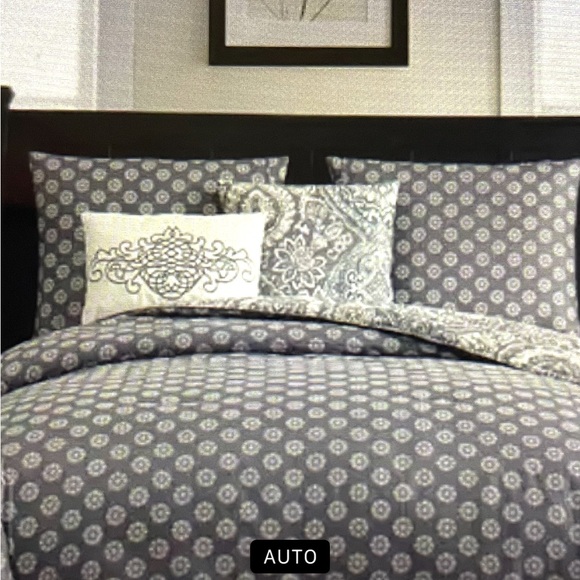 Full/Queen VCNY Home 5 piece reversible comforter set - Picture 4 of 9